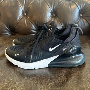 Nike Air Max 270 Women’s Black and White Sneakers size 8.5